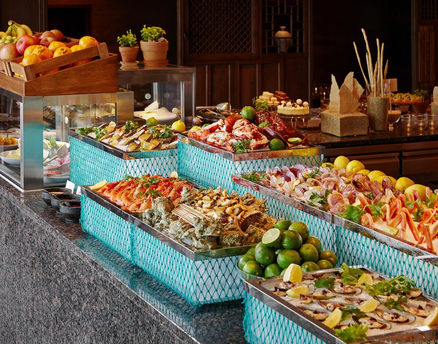 Low-BUSPH-Dining-Room-Weekend-Seafood-Brunch-Buffet-Horizontal.jpg