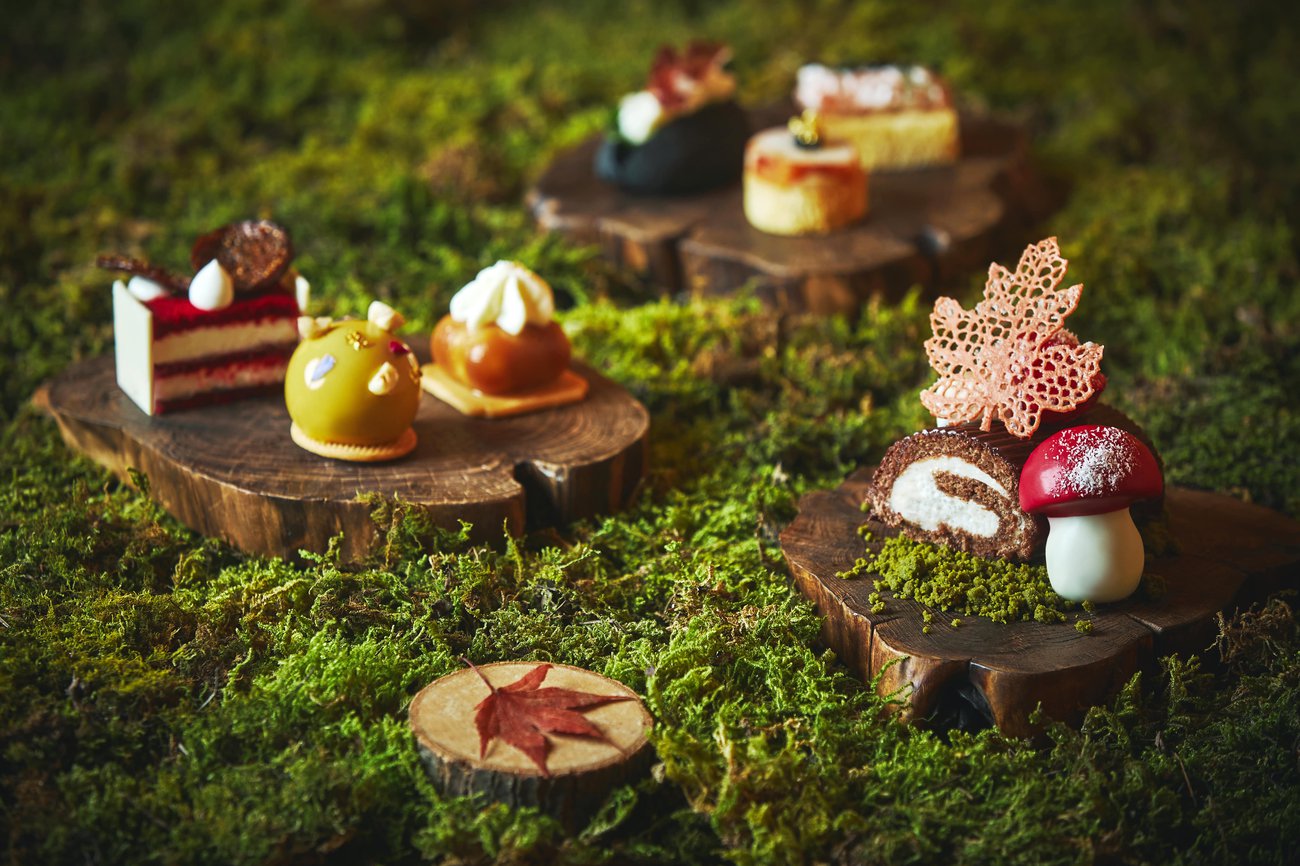 Low-BUSPH-Lounge-2023-Autumn-Afternoon-Tea-Set-Sweets.jpg