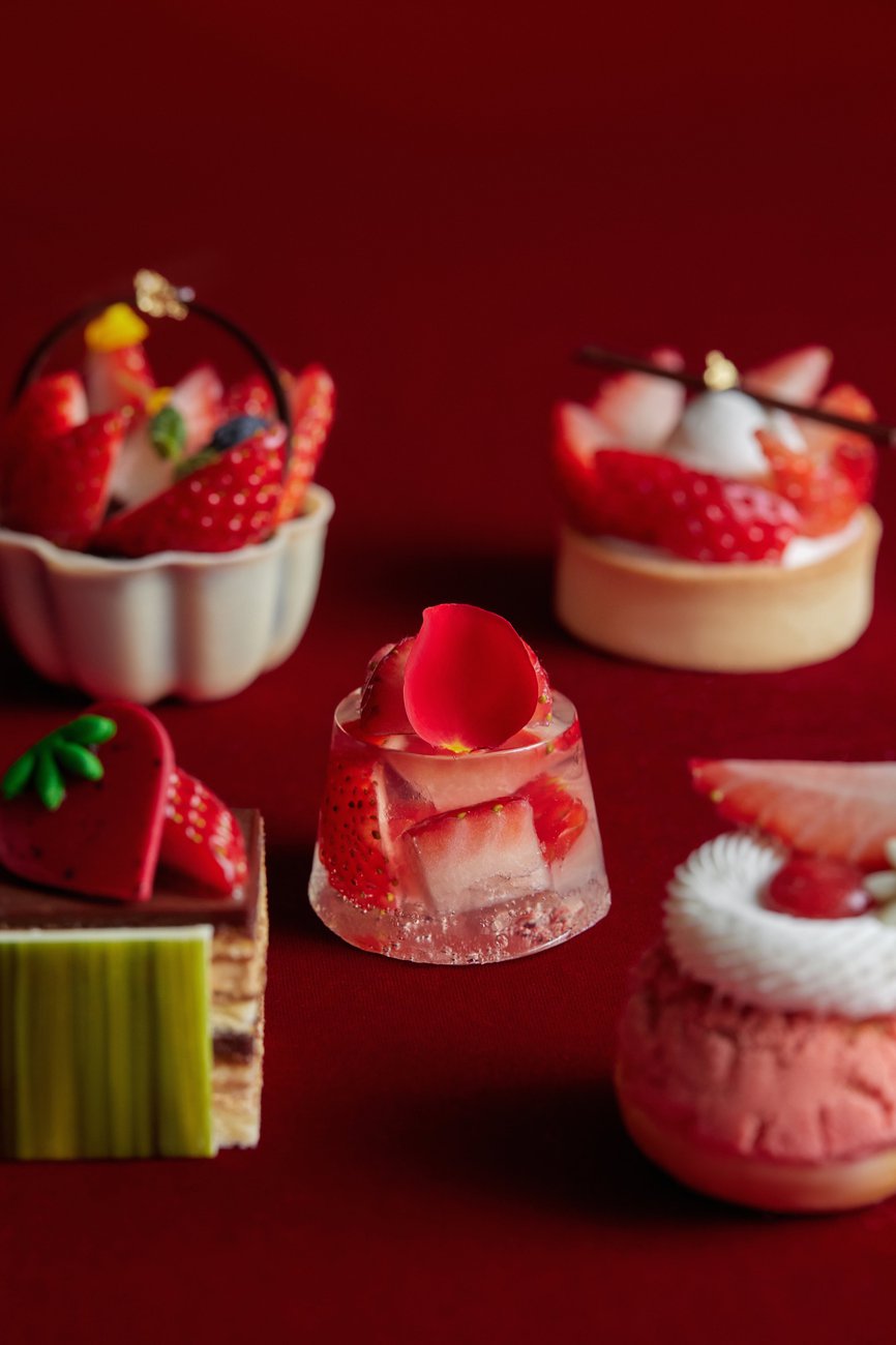 Low-BUSPH-Lounge-2023-Strawberry-Afternoon-Tea-Set-Sweets.jpg