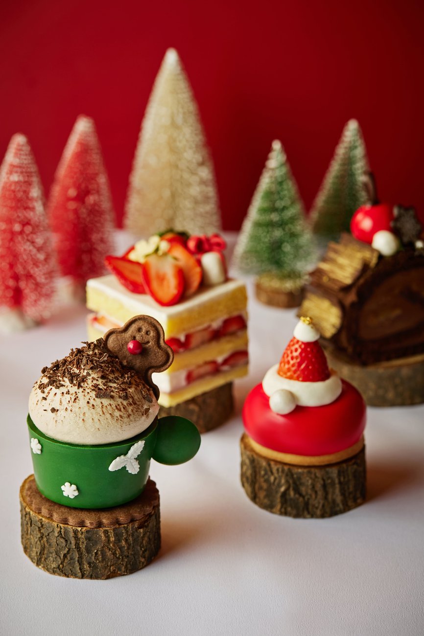 Low-BUSPH-Patisserie-Christmas-Piece-Cakes.jpg